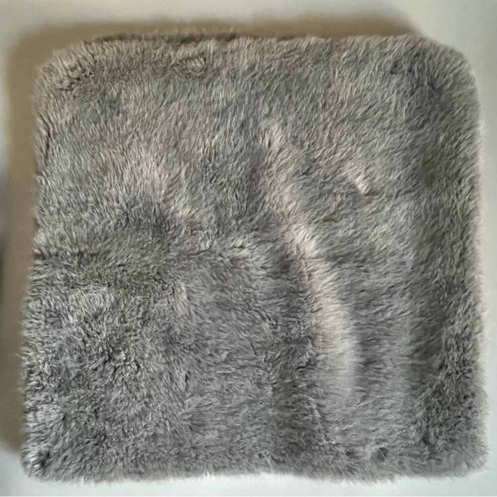 2 RH ULTRA FAUX FUR PILLOW COVERS Shams 22x22 - Picture 4 of 12